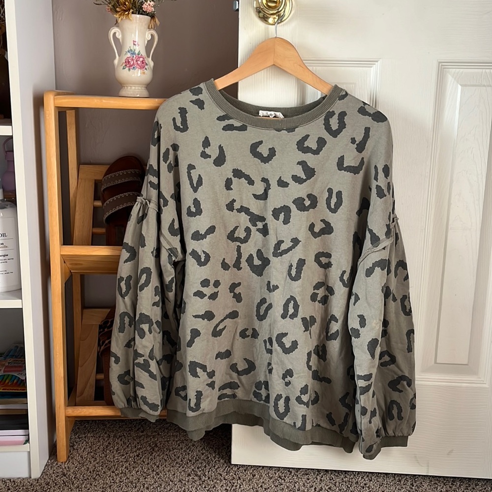 Easel sweatshirt